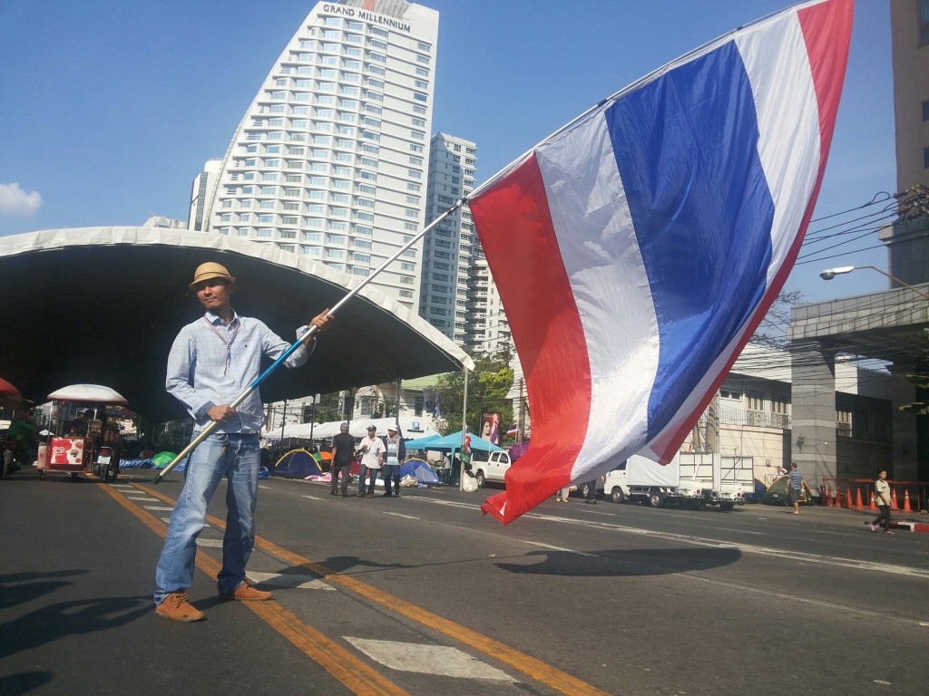 Manifestante Bangkok, Thailandia. Foto Alessio Fratticcioli